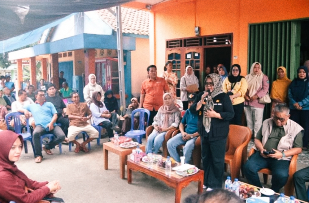 Plt. Bupati Muara Enim Santuni Korban Kebakaran di Desa Lebak Budi